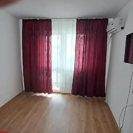Kiki Etaj 3 *