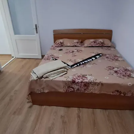 Kiki Etaj 3 *